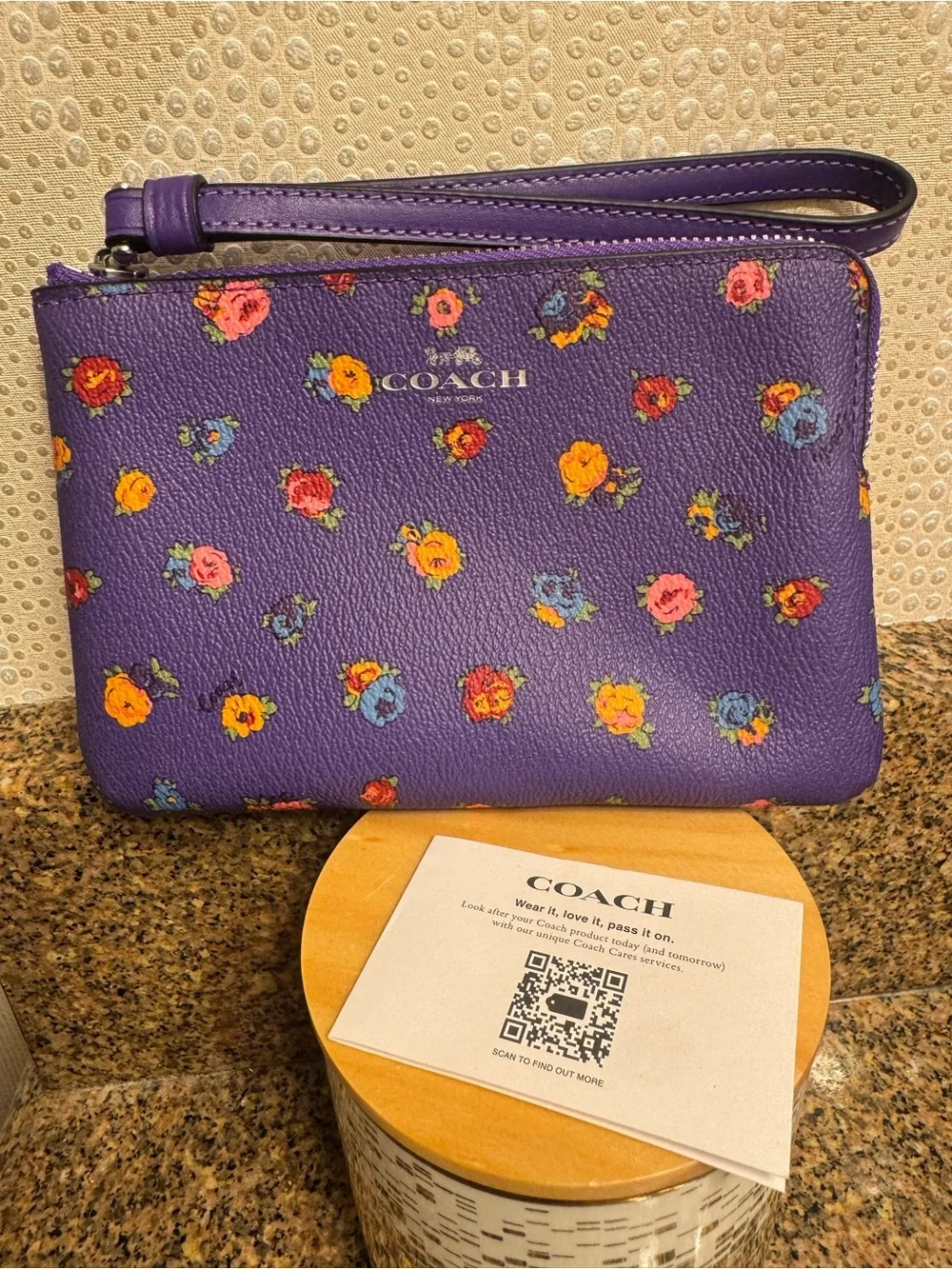COACH Purple Floral Leather Wristlet‎ Corner Zip nwot  wallet credit card